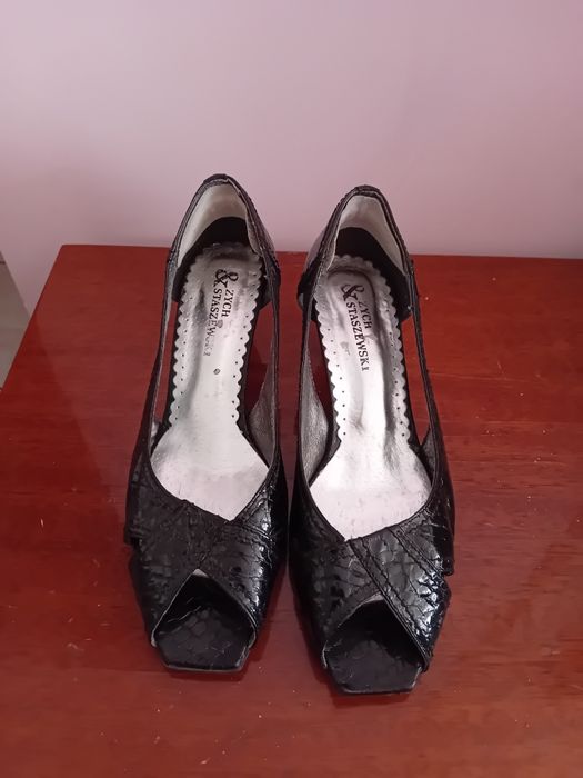 Odkryte letnie czółenka