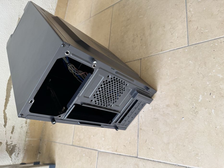 Caixa computador com leitor cd