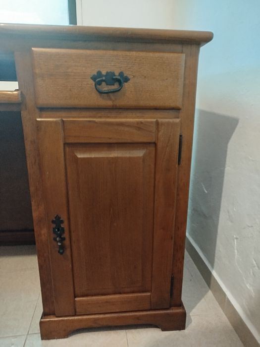 Vendo secretária usada