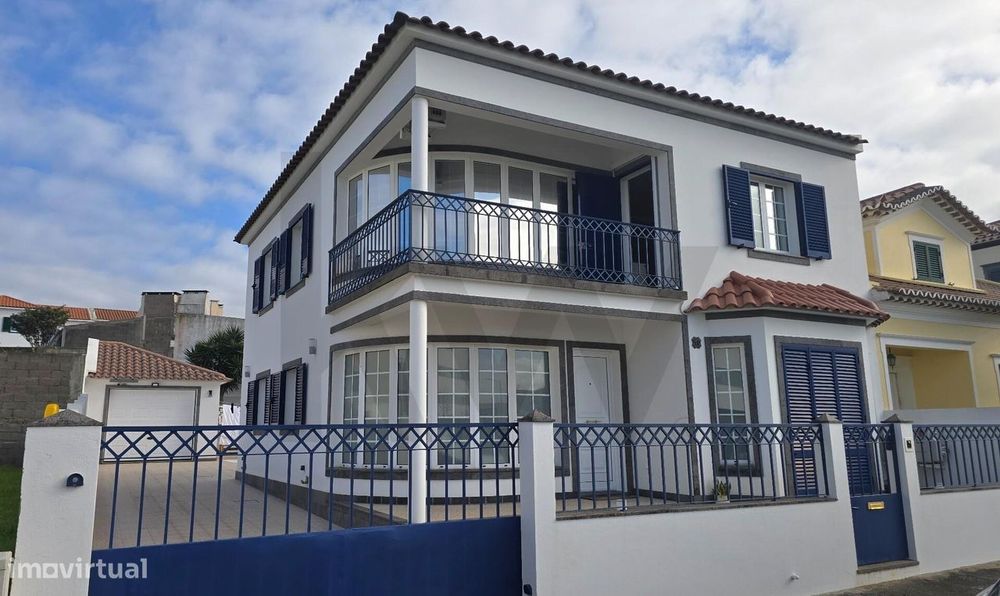 Moradia de Excelência em Bairro Premium da Ribeira Grande