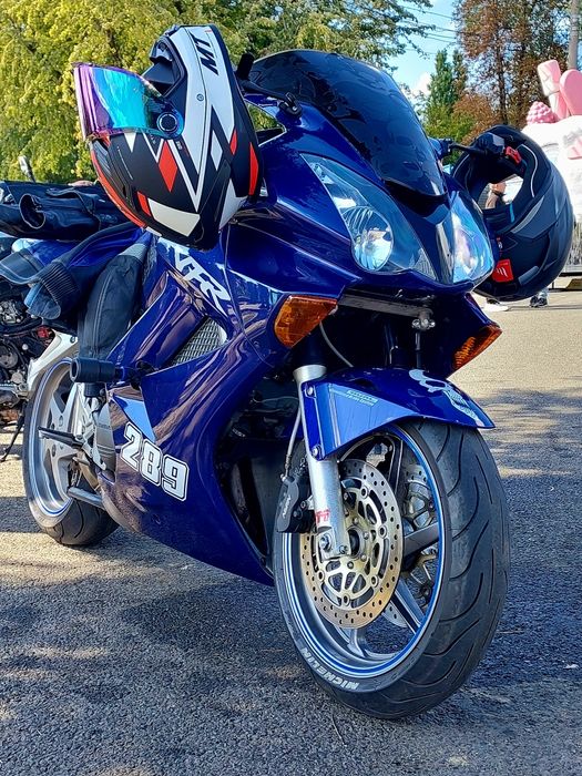 Мотоцыкл Хонда ВФР 800