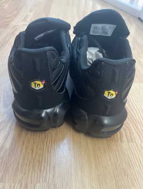 Butymęskie_NikeAirMaxTN_czarny Glany rozmiar.44