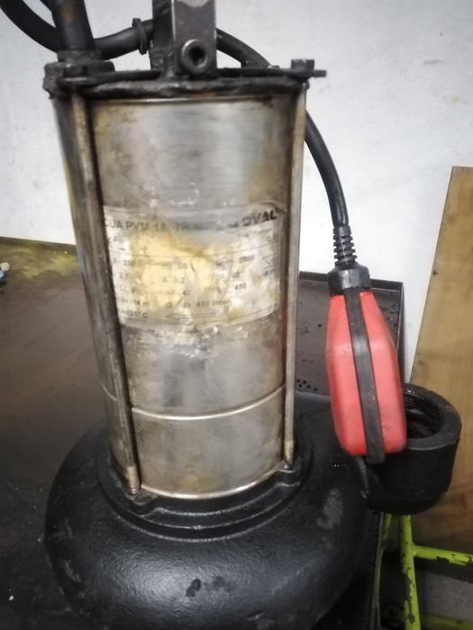 Bomba submersivel com triturador