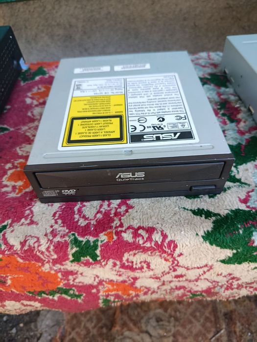 Оптичні приводи CD / DVD для ПК (ASUS, TEAC) — IDE / PATA