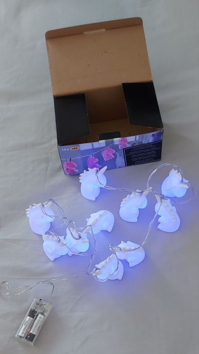 Guirlandes,caixa musical e árvore de natal artificial...