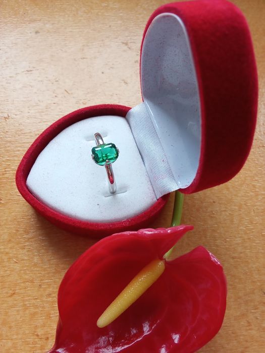 Anel em Prata 925 c/ Esmeralda Certificada da Zâmbia