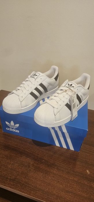 Adidas Superstar 43  ***NOVOS***