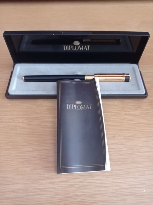 Canetas Diplomat