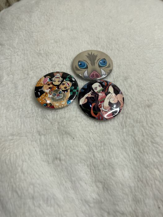 Значки з аніме персонажами клинку