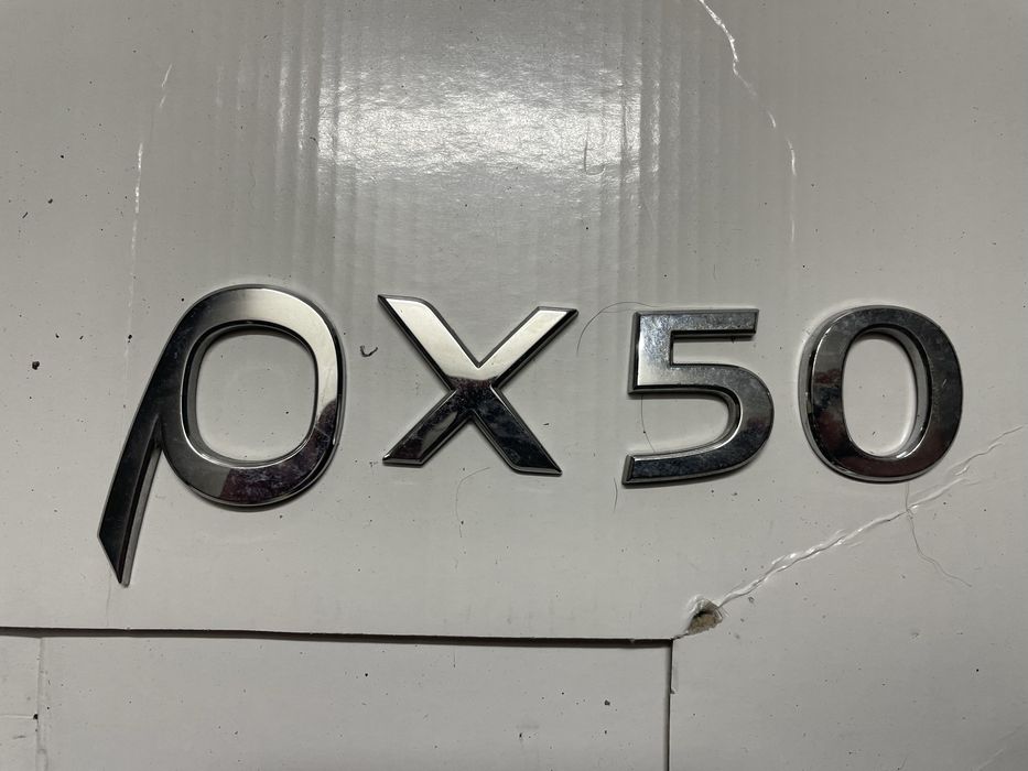 Емблема кришки багажника Infiniti QX50 2017