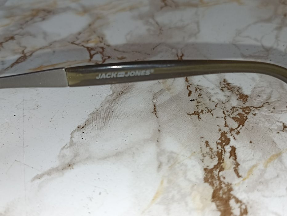 Okulary przeciwsłoneczne Jack Jones kategorua filtru cat 3.