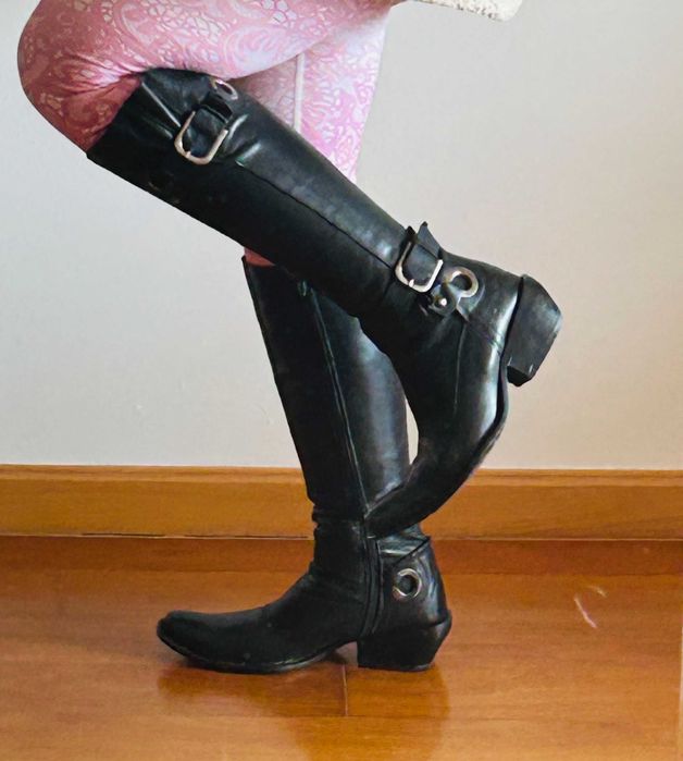 Botas de cano alto marca PROF