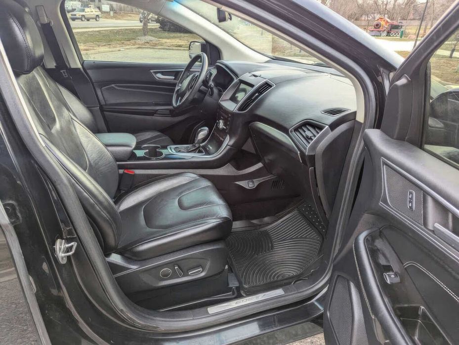 Ford Edge Titanium      2017