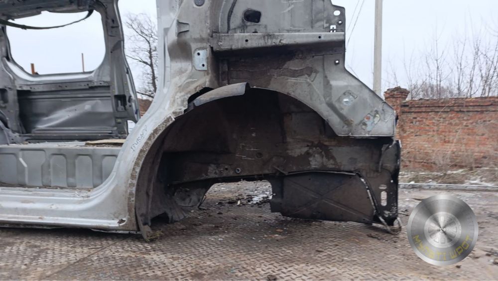 Передняя правая кузовная четверть для Opel Vivaro