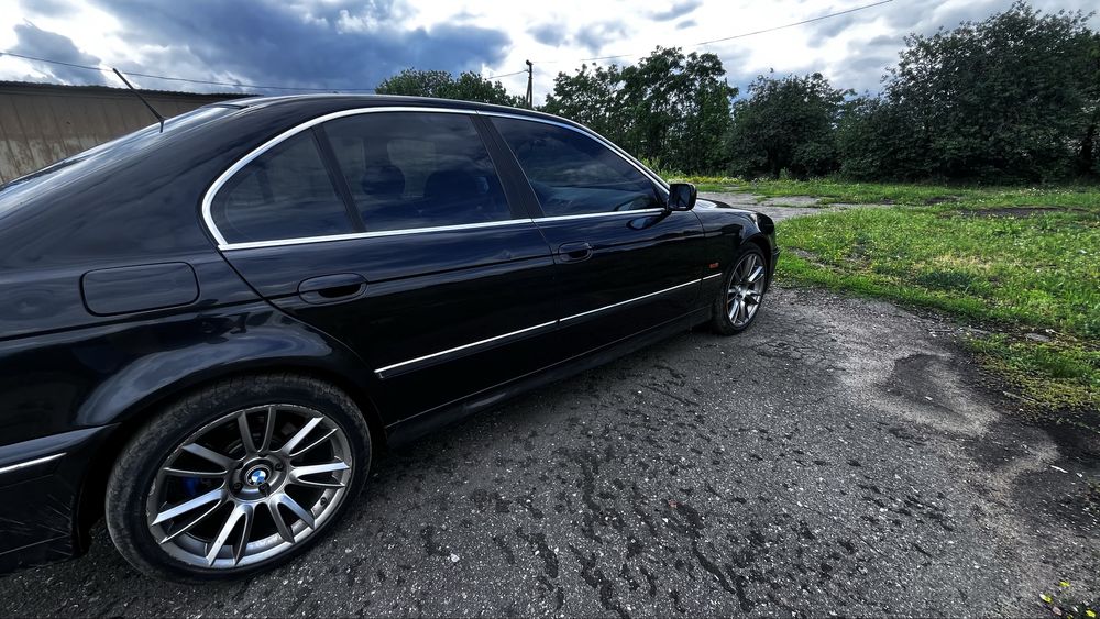Продам BMW E39 кузові