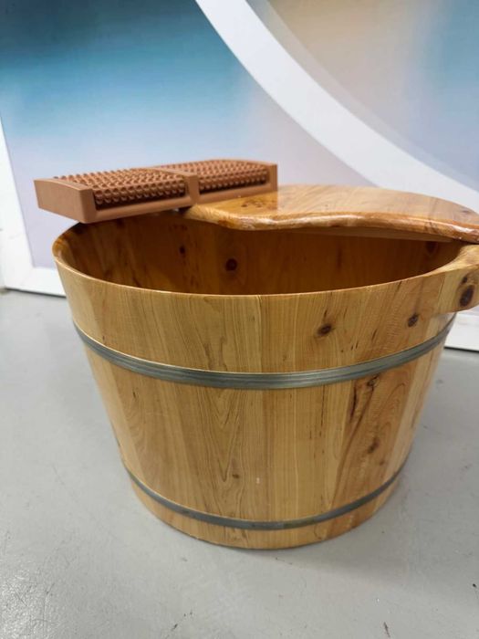 Bacia de Madeira para Spa de Pés Novas/Com Desconto devido a pequeno defeito no ato do transporte