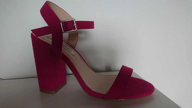 Buty, sandały na obcasie słupku Even&Odd