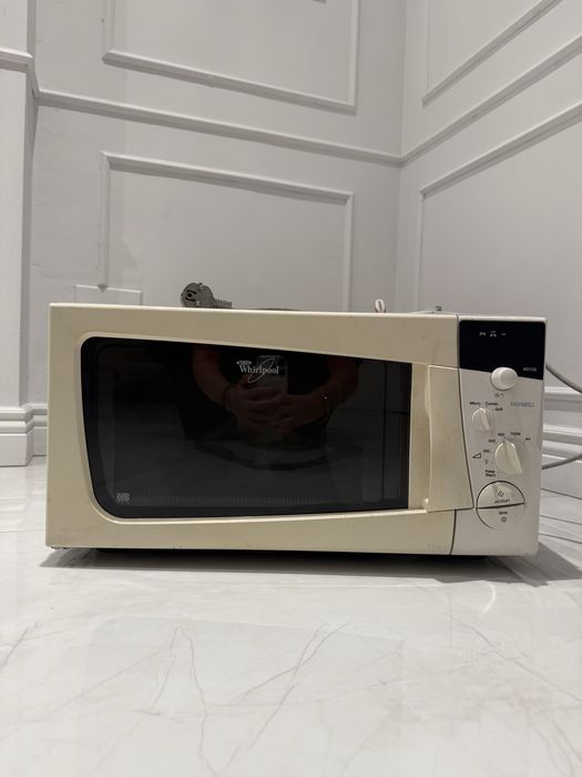 Mikrofalówka whirpool działa