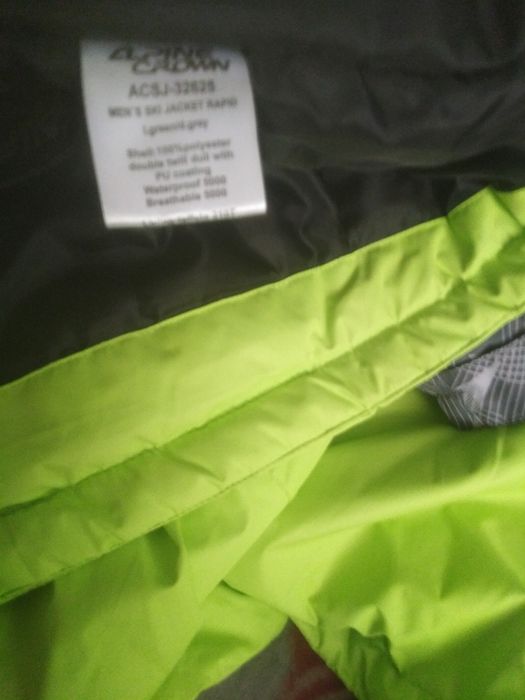 Продам лижний костюм.