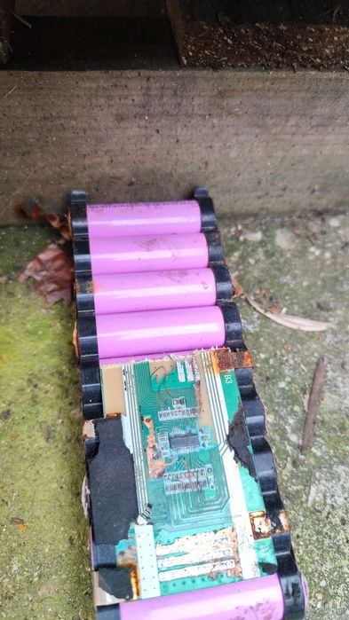 baterias para veicul elt 12 vl 12 hp tamb tenho 12vl 20 hp a bom preço