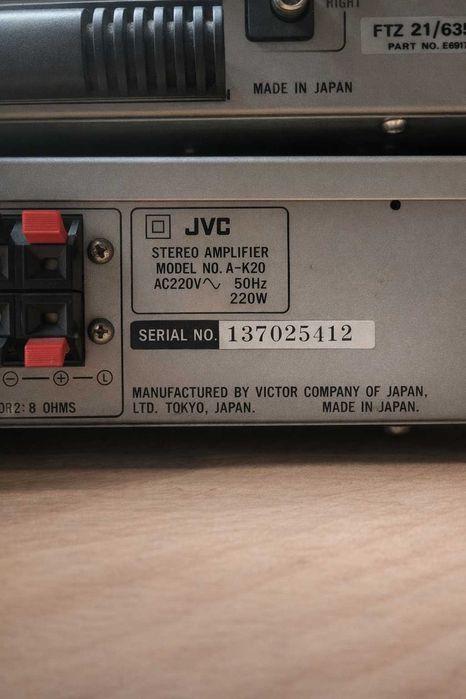 Conjunto Vintage JVC – Sintonizador e Amplificador (Oferta)