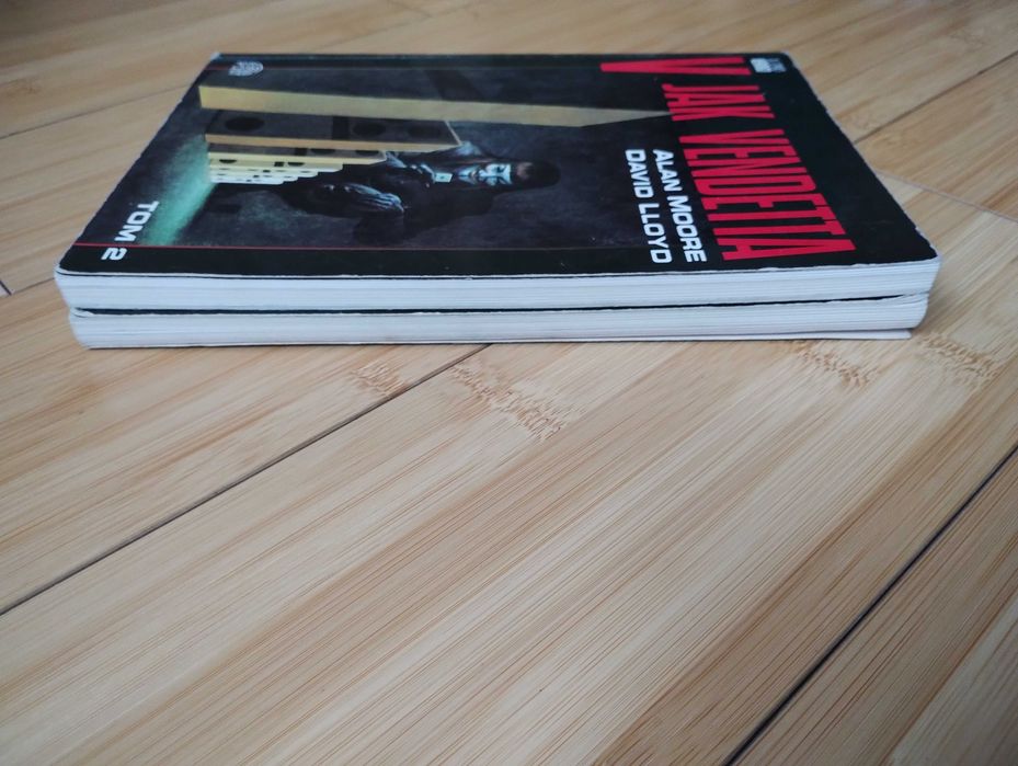 A. Moore & D. Lloyd - V jak Vendetta - tomy 1 i 2