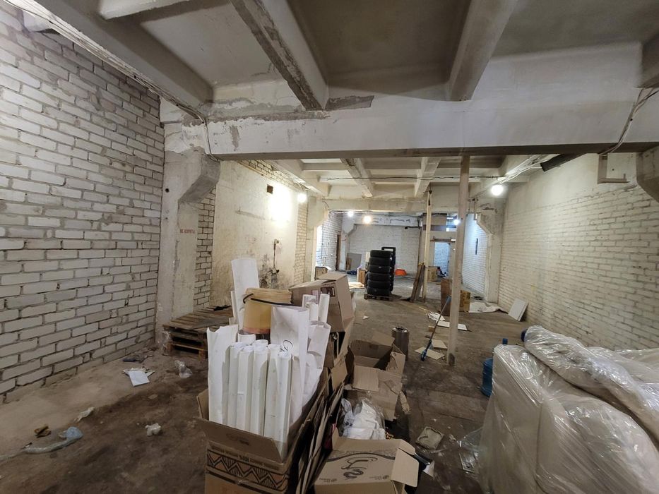 Виробництво 650м2 з 2 вантажними ліфтами