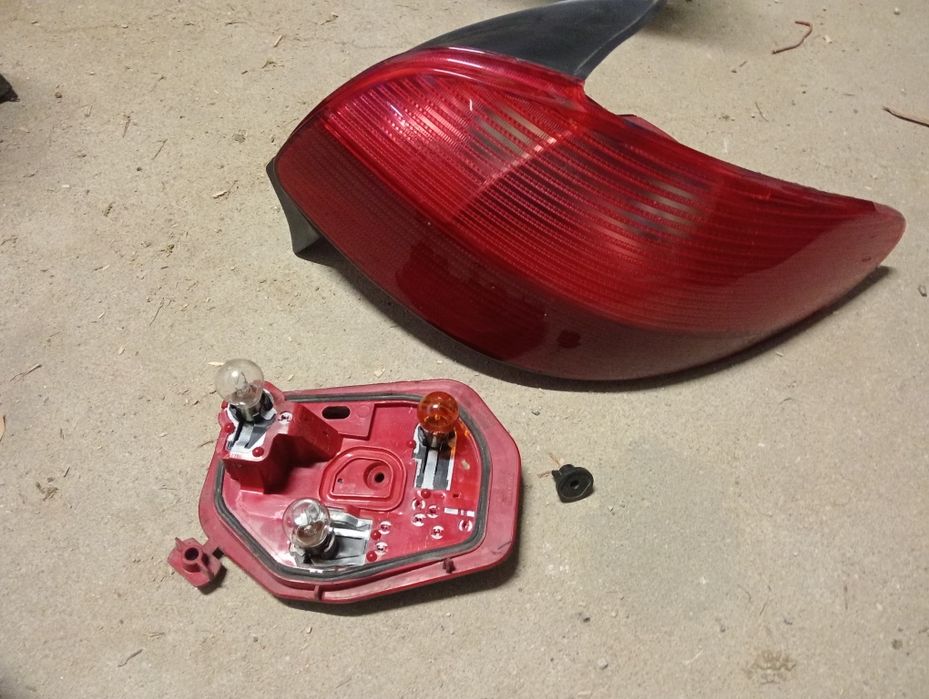 Farolim traseiro esquerdo Peugeot 206