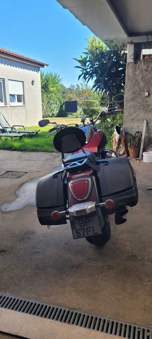 Moto Suzuki intruder C 1500 T