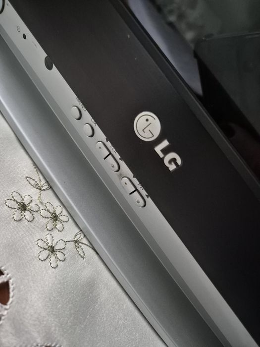 Продається телевізор із тюнером