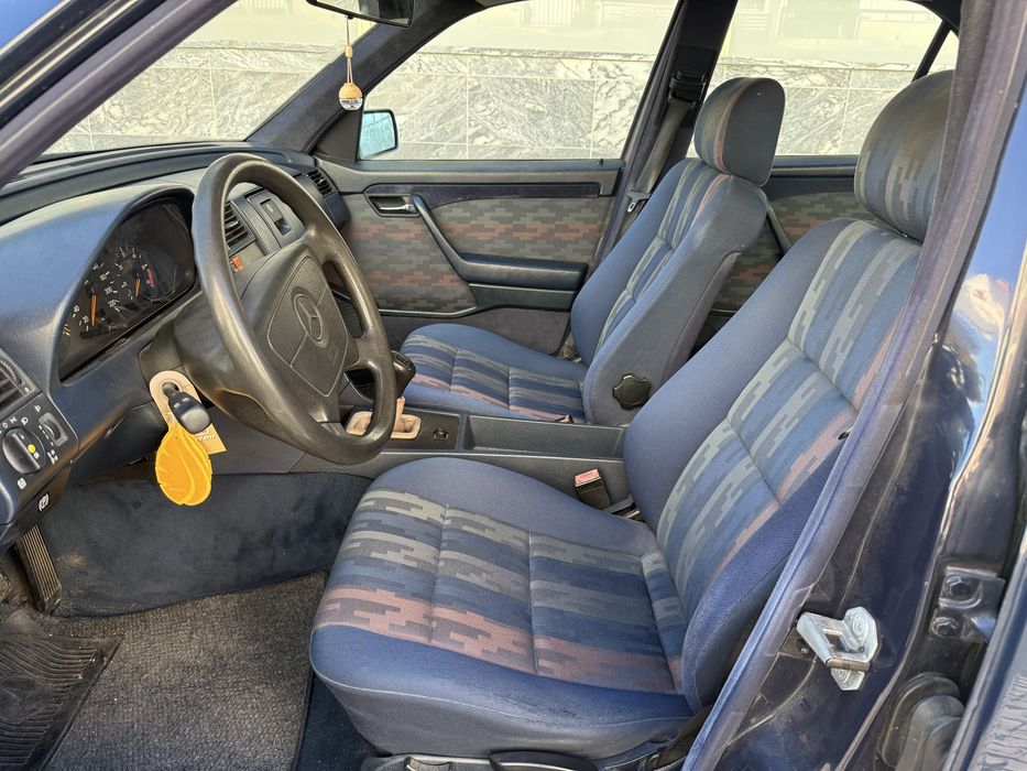 Mercedes-Benz C 220D AC Nacional Excelente
