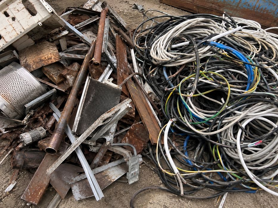 Zabiorę zalegający  złom/ przewody elektryczne