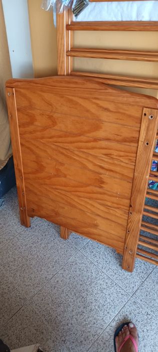 Carrinho de bebé e cama