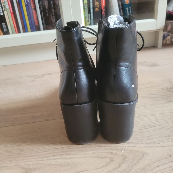 Buty w stylu oficerskim szerszy obcas 41, raz założone