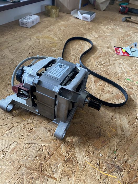 Silnik pralka Candy IWD61052