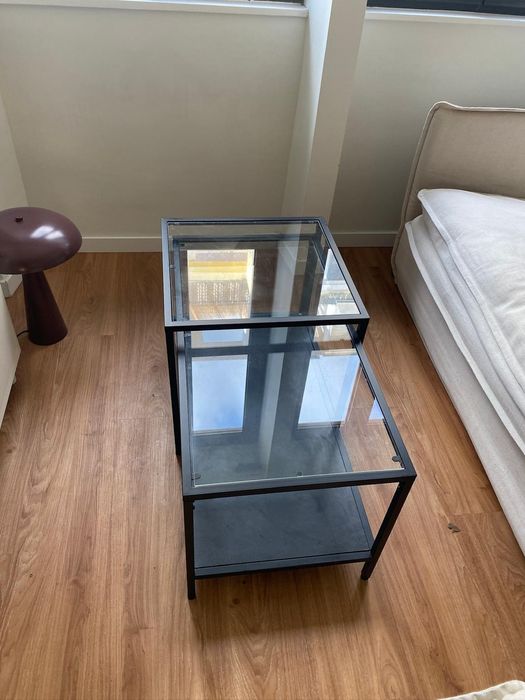 Mesa de centro de vidro