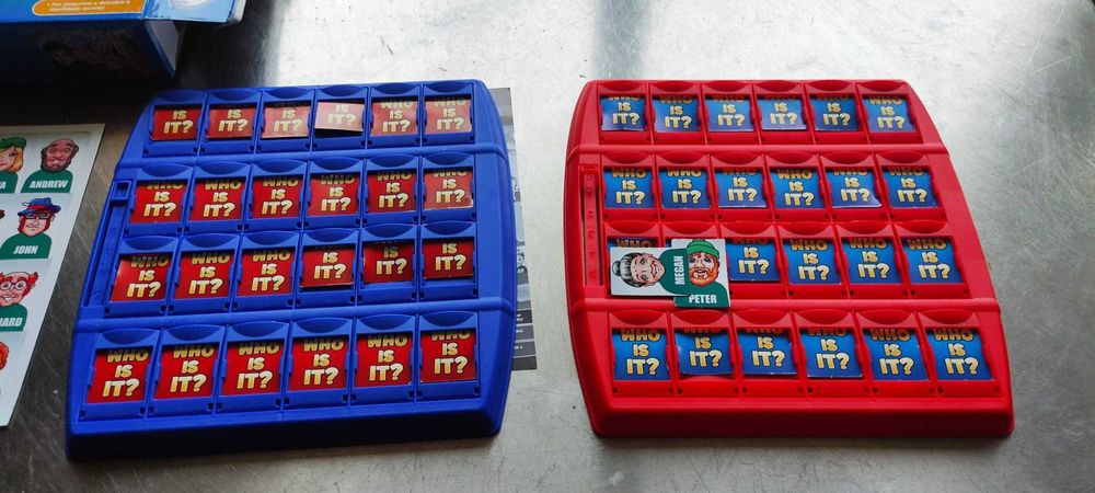 Jogo Quem é Quem  - HASBRO