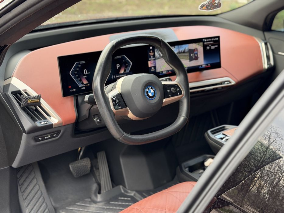 BMW iX XDrive50 2022 рік