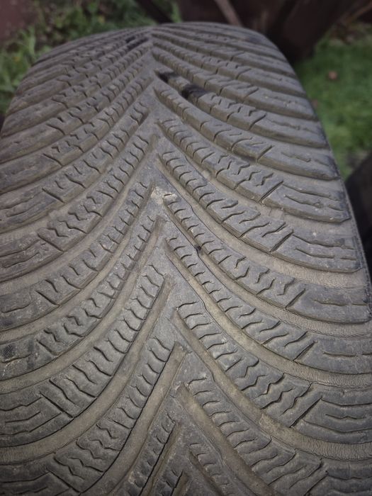 Opony Zimowe Michelin 205/60 r16 używane komplet