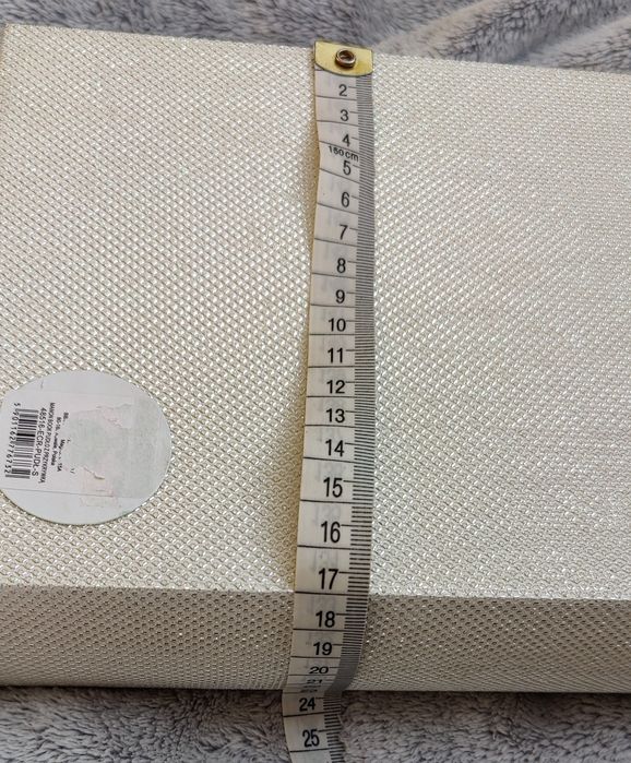 Dekoracyjne diamentowe pudełko