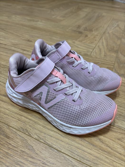 Оригінальні кросівки new balance, розмір 33,5