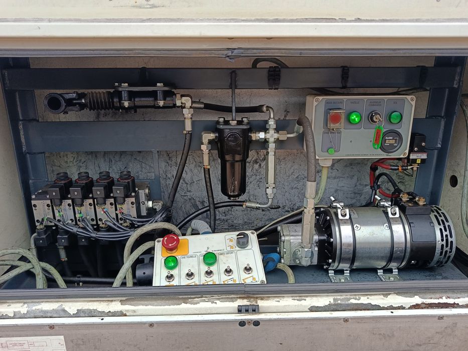 Mercedes Benz 1224 podnośnik koszowy zwyżka sprowadzony