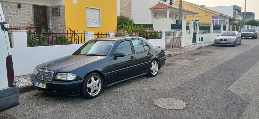 Vendo Mercedes-benz C250 Turbo Diesel  versao Amg .