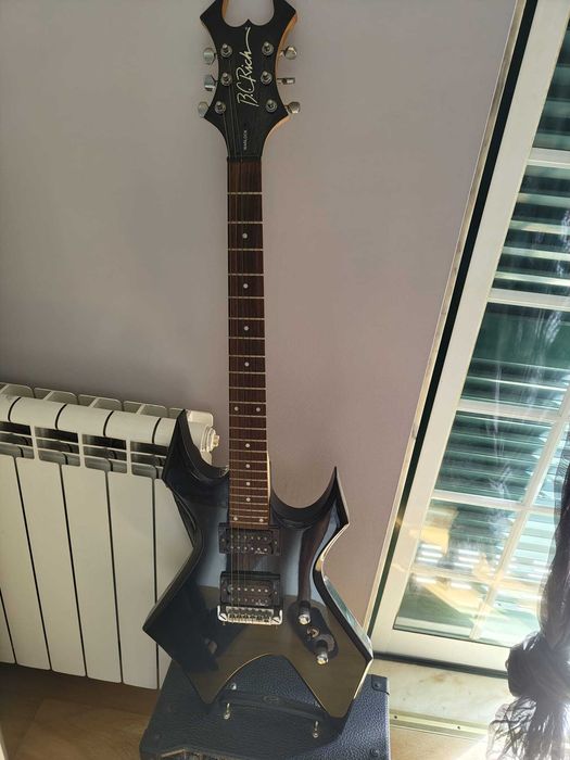 Guitarra Elétrica B.C. Rich Warlock (2001) + Amplificador Peavey Rage 258