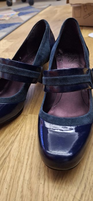 Buty na obcasie Clarks