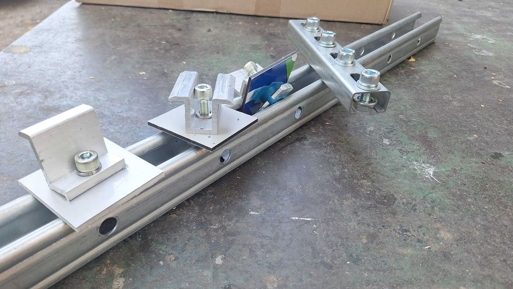 Крепления для солнечных панелей, Кріплення для сонячних панелей