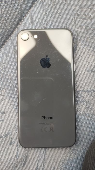 iPhone 8 64gb ok