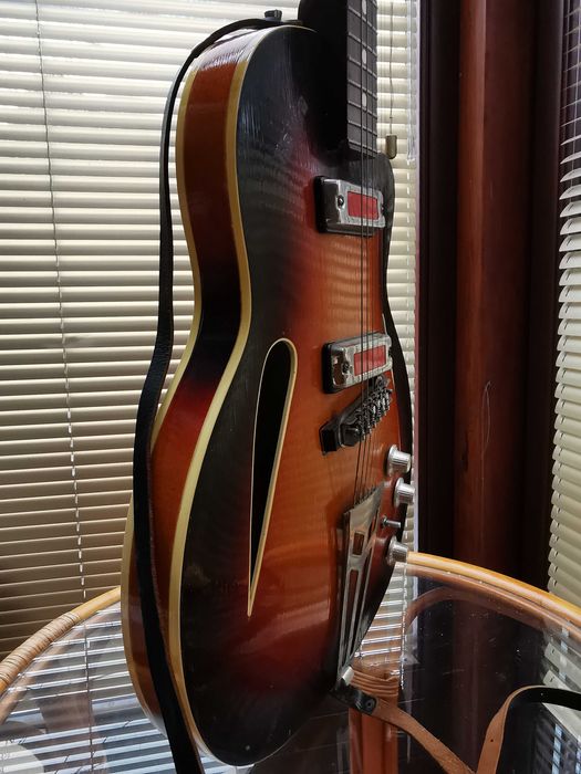 Gitara  elektryczna'82
