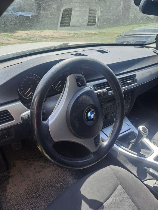 Deska konsola bmw e90 e91 e92