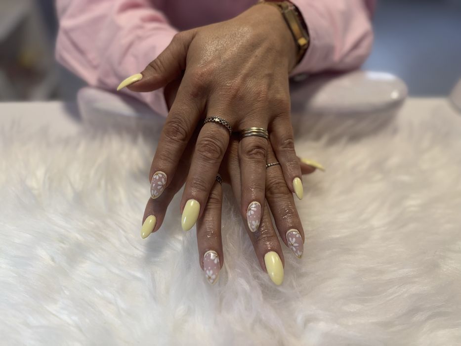 Unhas de gel manutencao 14€